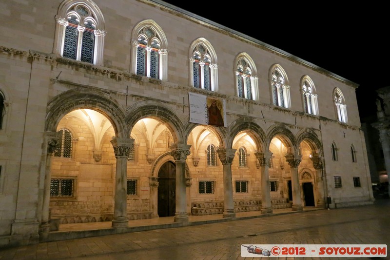 Dubrovnik by Night - Knezev dvor
Mots-clés: Bosanka Croatie DubrovaÄ�ko-Neretvanska geo:lat=42.64048979 geo:lon=18.11052145 geotagged HRV PloÄ�e Nuit medieval patrimoine unesco Knezev dvor