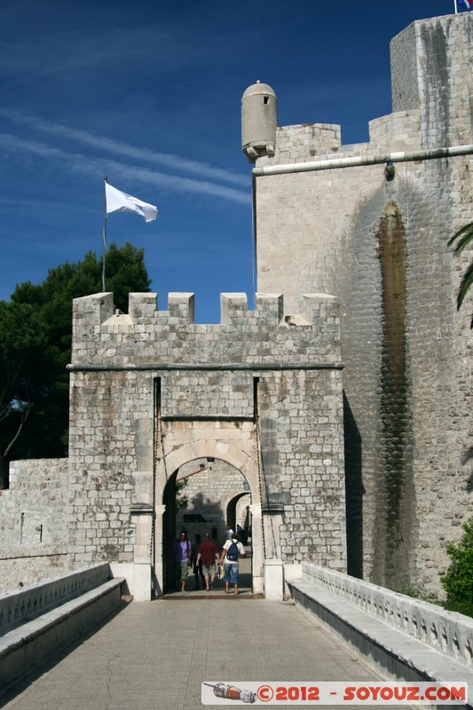 Dubrovnik - Ploce Gate
Mots-clés: Bosanka Croatie DubrovaÄ�ko-Neretvanska geo:lat=42.64207750 geo:lon=18.11297083 geotagged HRV PloÄ�e medieval patrimoine unesco chateau Ploce Gate