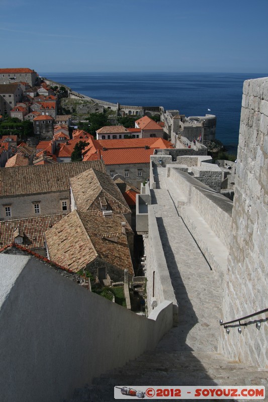 Dubrovnik - Walk on the city walls
Mots-clés: Bosanka Croatie DubrovaÄ�ko-Neretvanska geo:lat=42.64263517 geo:lon=18.10806713 geotagged HRV PloÄ�e medieval patrimoine unesco mer