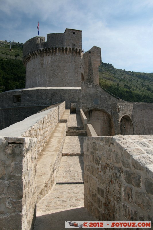 Dubrovnik - Walk on the city walls - Minceta
Mots-clés: Bosanka Croatie DubrovaÄ�ko-Neretvanska geo:lat=42.64257245 geo:lon=18.10795020 geotagged HRV PloÄ�e medieval patrimoine unesco chateau Minceta