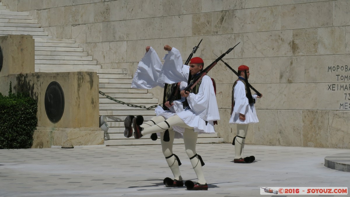 Athens - Syntagma - The changing of the guards
Mots-clés: Athina Proastia GRC Grèce Syntagma Athens Athenes Attica The changing of the guards