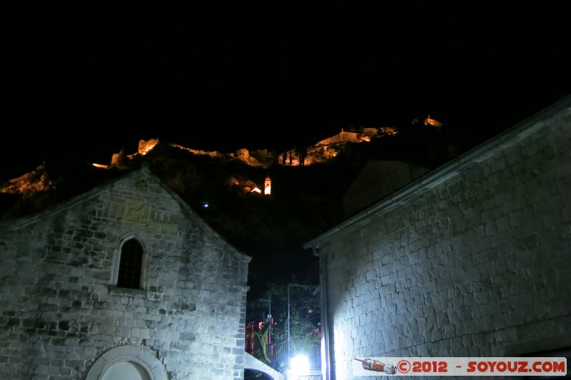 Kotor fortress by night
Mots-clés: geo:lat=42.42512500 geo:lon=18.77044951 geotagged Kotor MNE MontÃ©nÃ©gro OpÅ¡tina Kotor Montenegro patrimoine unesco Nuit