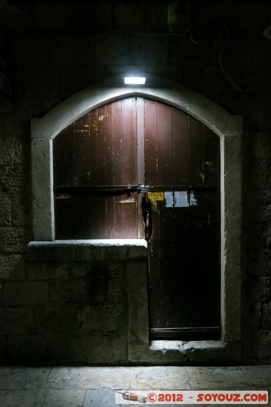 Kotor fortress by night
Mots-clés: geo:lat=42.42528472 geo:lon=18.77126314 geotagged Kotor MNE MontÃ©nÃ©gro OpÅ¡tina Kotor Montenegro patrimoine unesco Nuit Lumiere