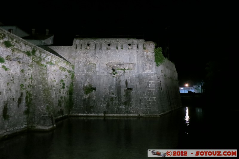 Kotor fortress by night - Ramparts
Mots-clés: geo:lat=42.42656000 geo:lon=18.77223500 geotagged Kotor MNE MontÃ©nÃ©gro OpÅ¡tina Kotor Montenegro patrimoine unesco Nuit