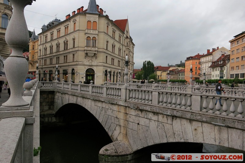 Ljubljana - Tromostovje (Triple bridge)
Mots-clés: geo:lat=46.05131103 geo:lon=14.50646247 geotagged Ljubljana SlovÃ¨nie SVN Slovenie Tromostovje Pont