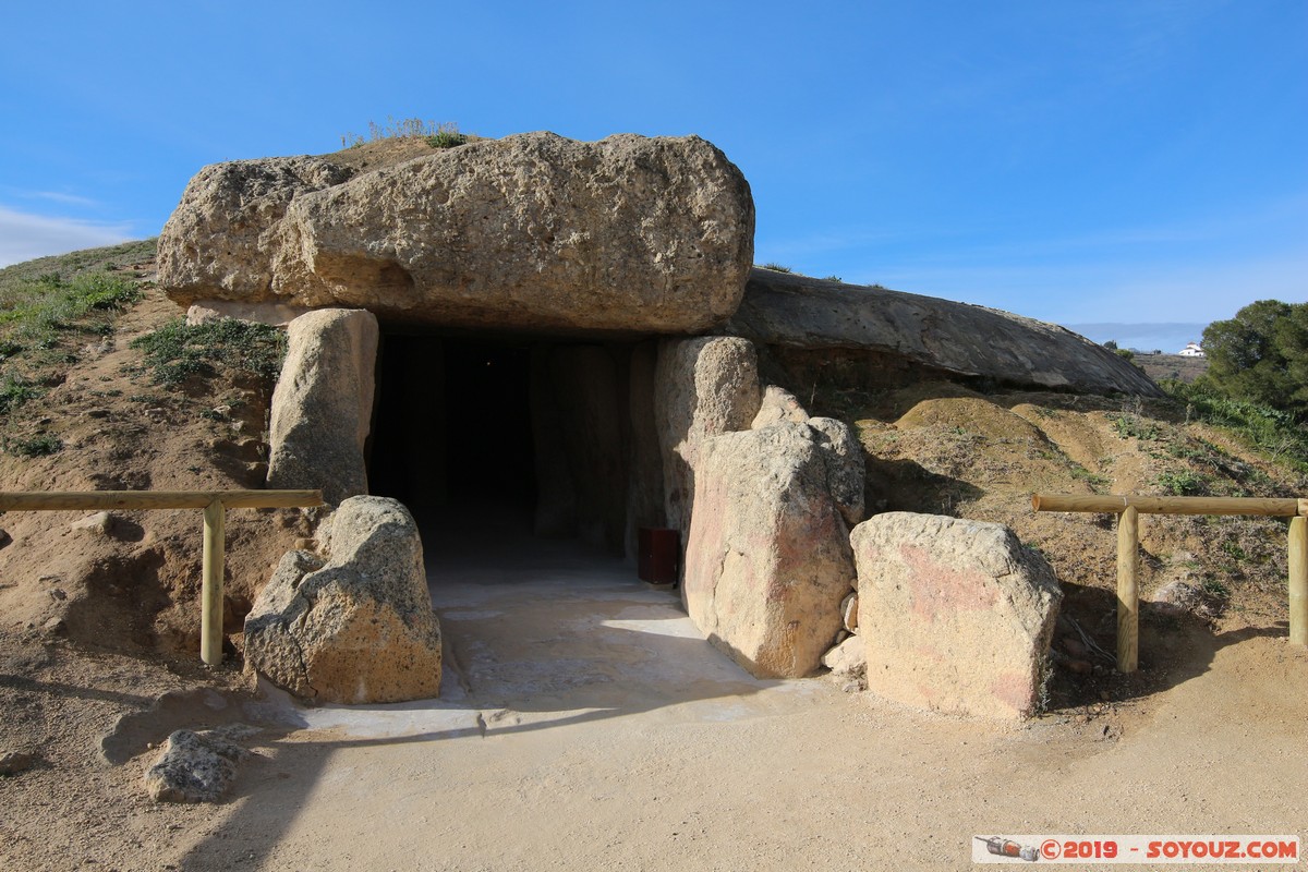 Antequera - Dolmen de Menga
Mots-clés: Andalucia Antequera ESP Espagne Conjunto Arqueologico Dolmenes de Antequera Dolmen de Menga Dolmen Ruines Megalithique
