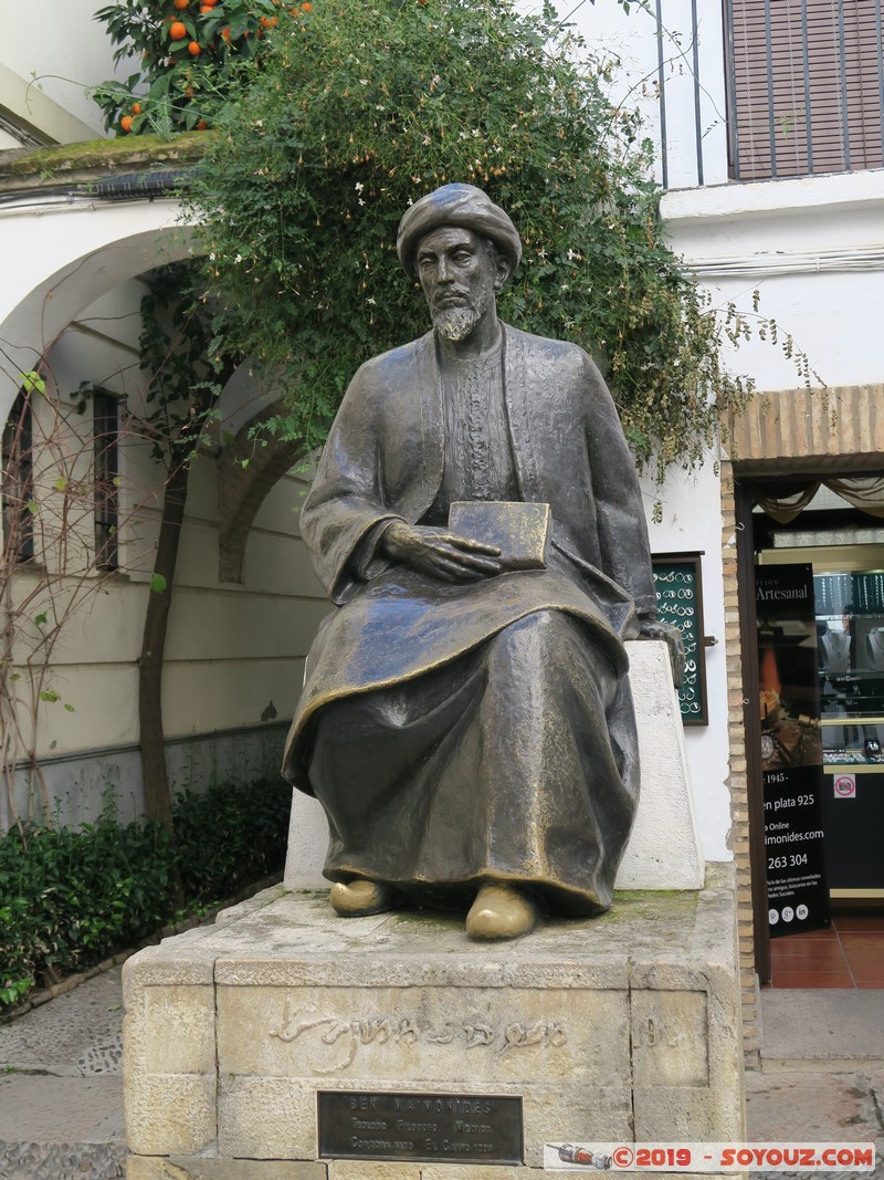 Cordoba - Juderia - Ben Maimonides
Mots-clés: Andalucia Córdoba ESP Espagne Terrenos Del Castillo (Cordoba) Juderia sculpture statue
