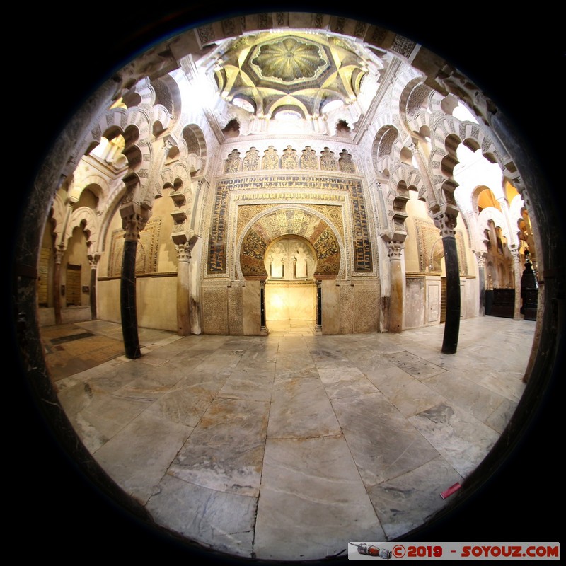 Cordoba - Mezquita-Catedral
Mots-clés: Andalucia Córdoba ESP Espagne Terrenos Del Castillo (Cordoba) Mezquita-Catedral Eglise Mosque patrimoine unesco Fish eye