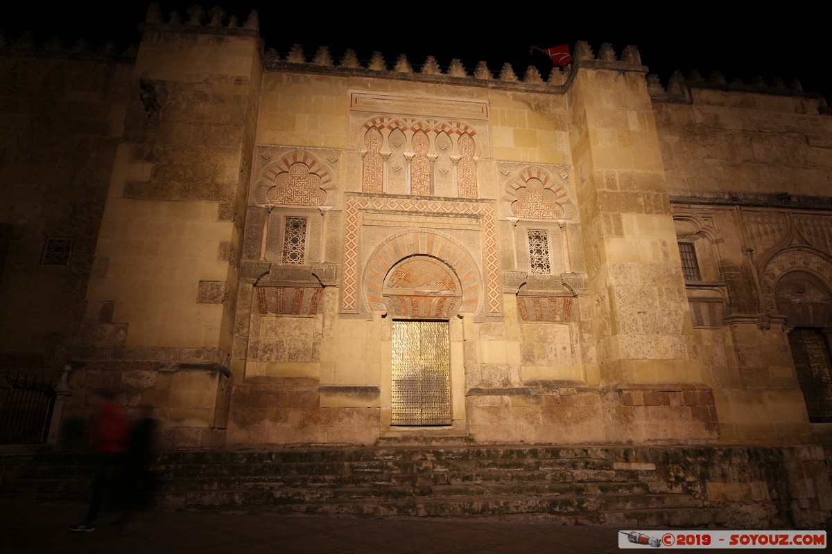 Cordoba by Night - Mezquita-Catedral
Mots-clés: Andalucia Córdoba ESP Espagne Terrenos Del Castillo (Cordoba) Nuit Mezquita-Catedral Eglise Mosque patrimoine unesco