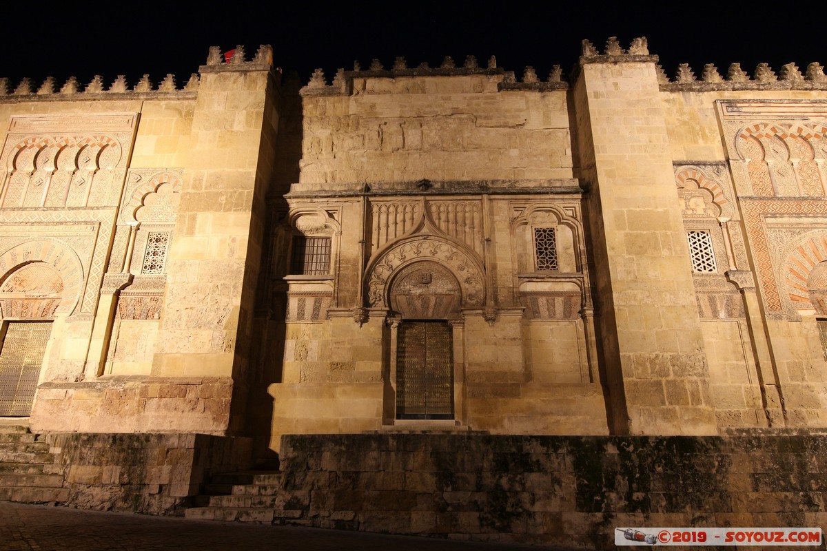 Cordoba by Night - Mezquita-Catedral
Mots-clés: Andalucia Córdoba ESP Espagne Terrenos Del Castillo (Cordoba) Nuit Mezquita-Catedral Eglise Mosque patrimoine unesco