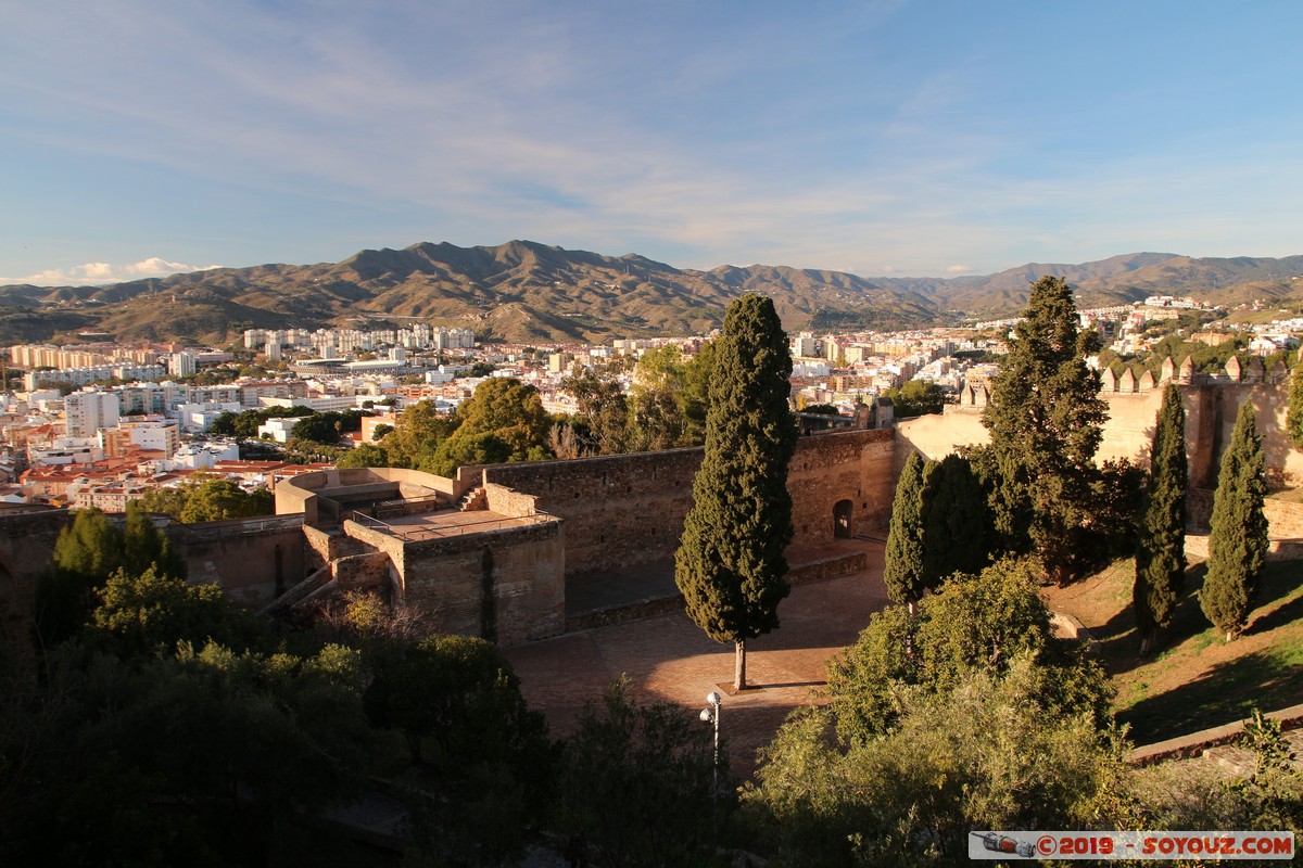 Malaga - Vista desde Castillo de Gibralfaro
Mots-clés: Andalucia ESP Espagne Malaga Málaga Castillo de Gibralfaro chateau Montagne Arbres