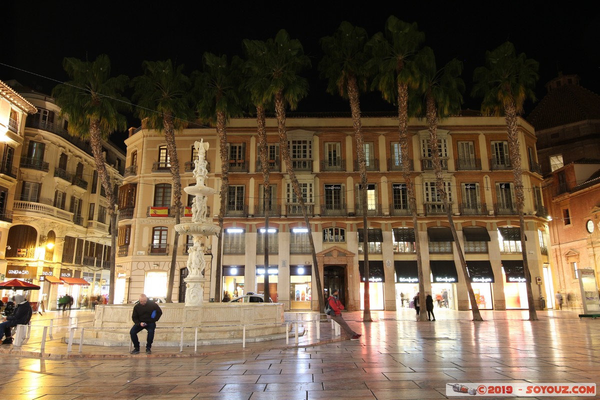 Malaga by Night - Plaza de la Constitucion
Mots-clés: Andalucia ESP Espagne Malaga Málaga Nuit Plaza de la Constitucion