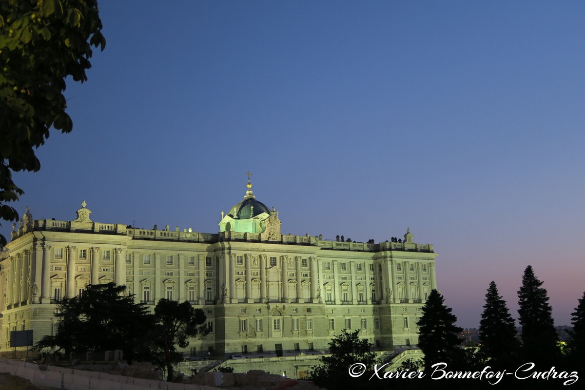 Madrid
Mots-clés: ESP Espagne geo:lat=40.42034645 geo:lon=-3.71312113 geotagged Madrid Opera Nuit Palacio Real Blue Hour sunset