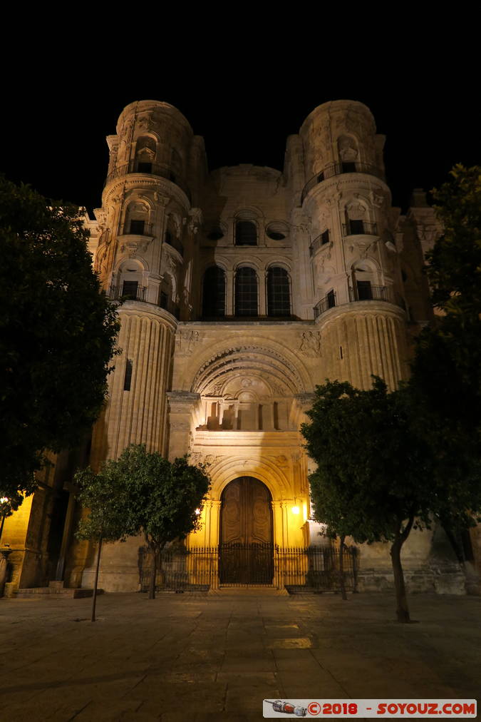 Malaga by night - Catedral de la Encarnacion
Mots-clés: Andalucia Caracuel ESP Espagne Málaga Malaga Nuit Catedral de la Encarnación Eglise