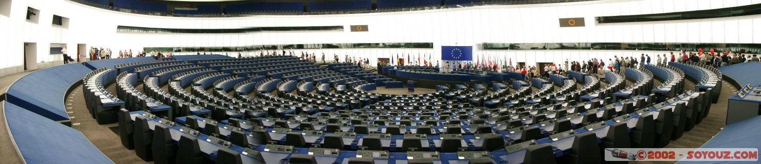 Parlement Européen
Vue panoramique de la salle du parlement
