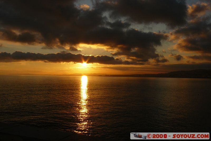 Nice - Coucher de Soleil sur la Baie des Anges
Mots-clés: sunset mer soleil