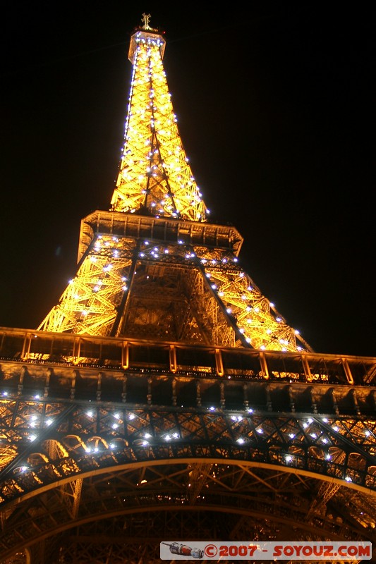 Tour Eiffel by night
