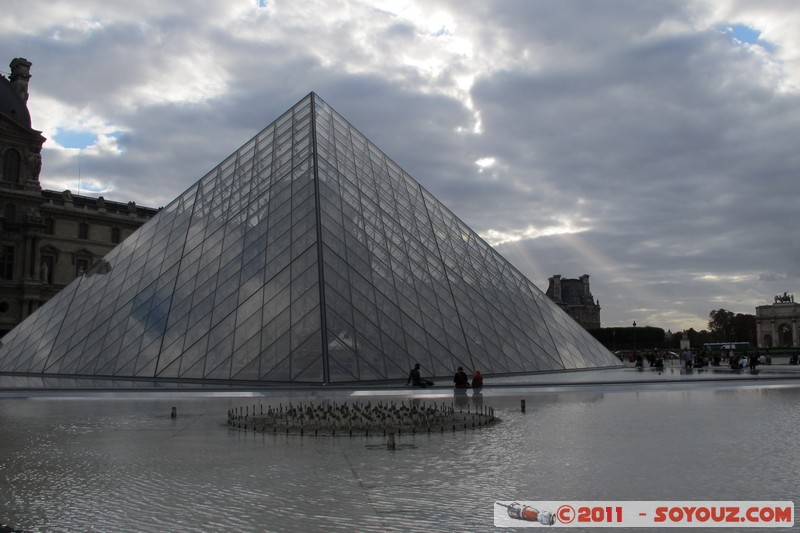 Paris - Pyramide du Louvre
Mots-clés: FRA France geo:lat=48.86126587 geo:lon=2.33649528 geotagged le-de-France Palais-Royal Paris 01 Louvre Louvre chateau