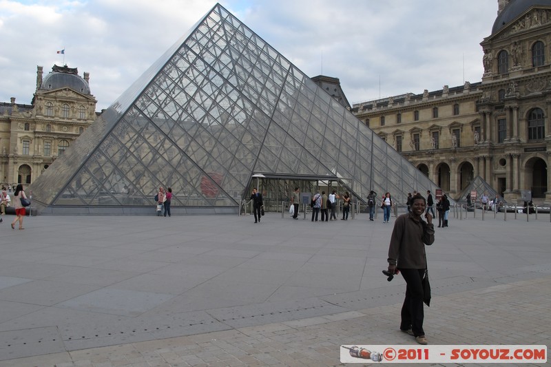 Paris - Pyramide du Louvre
Mots-clés: FRA France geo:lat=48.86122872 geo:lon=2.33558837 geotagged le-de-France Palais-Royal Paris 01 Louvre Louvre chateau