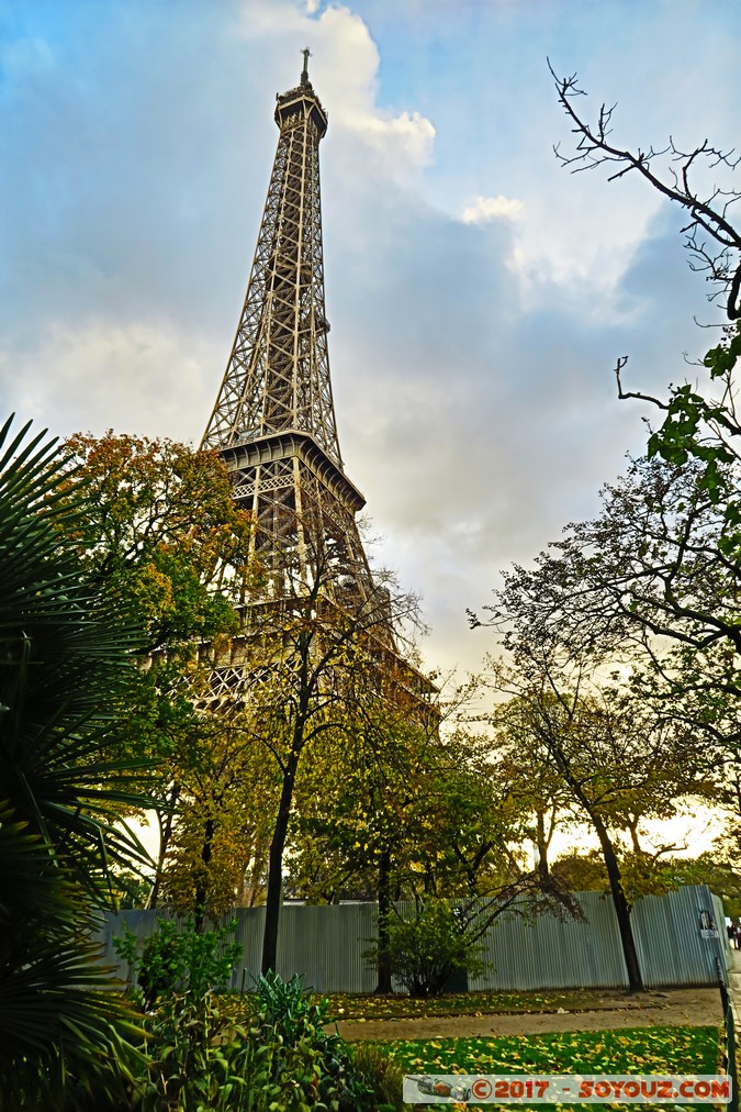 Paris - Tour Eiffel
Mots-clés: FRA France geo:lat=48.85947756 geo:lon=2.29418993 geotagged le-de-France Paris 16 Hdr Quai Branly Tour Eiffel