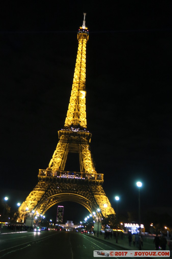 Paris by night - Tour Eiffel et Pont d'Iena
Mots-clés: FRA France geo:lat=48.86034576 geo:lon=2.29123950 geotagged le-de-France Paris 10 Ancien - Quartier Invalides Paris 16 Nuit Avenue de New York Tour Eiffel Pont d'Iena
