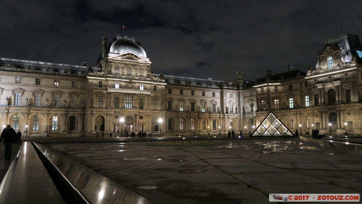 Paris by night - Musee du Louvre
Mots-clés: FRA France geo:lat=48.86129865 geo:lon=2.33620942 geotagged le-de-France Paris 01 Paris 04 Ancien - Quartier Louvre Nuit Musee du Louvre