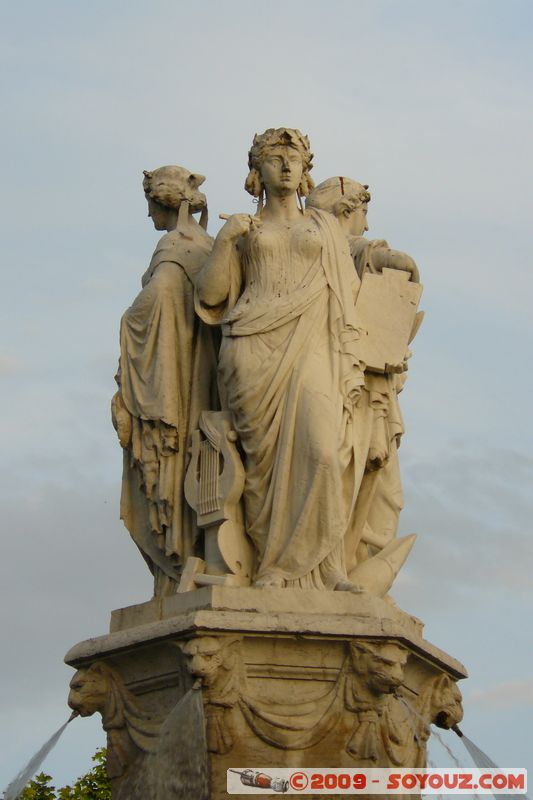 Aix-en-Provence - Fontaine de la place de la Rotonde
Mots-clés: Fontaine statue