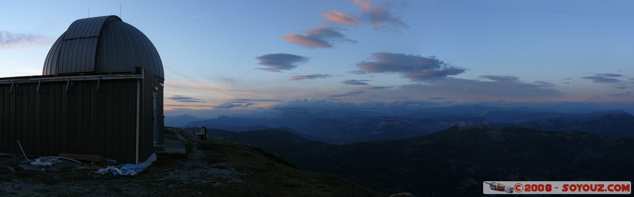 Mont Chiran - Coupole de l'observatoire - panorama
Mots-clés: Astronomie sunset panorama
