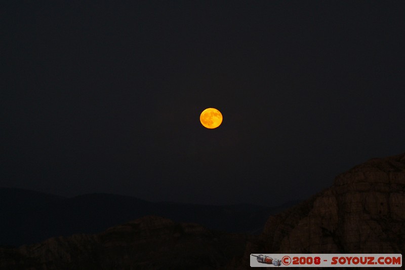 Mont Chiran - La Lune au dessus du Mourre de Chanier
Mots-clés: Nuit Astronomie Lune