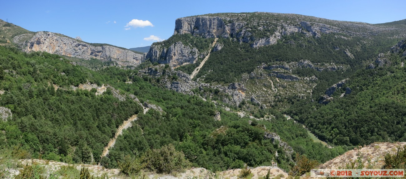 Gorges du Verdon - Point Sublime - panorama
Mots-clés: geo:lat=43.79210880 geo:lon=6.39933228 geotagged panorama Montagne Riviere Arbres paysage