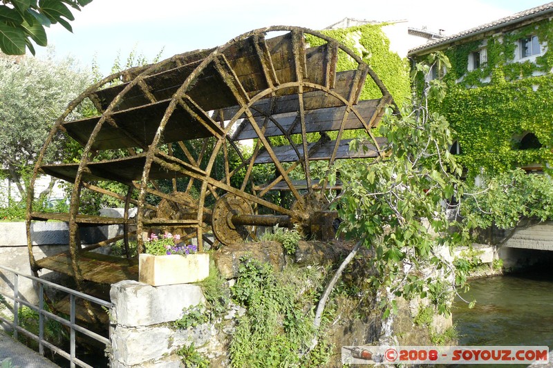 L'Isle-sur-la-Sorgue - roue des Tourelles
Mots-clés: Roue a aubes