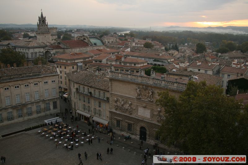 Avignon - Palais des Papes - vue sur la Place du Palais
