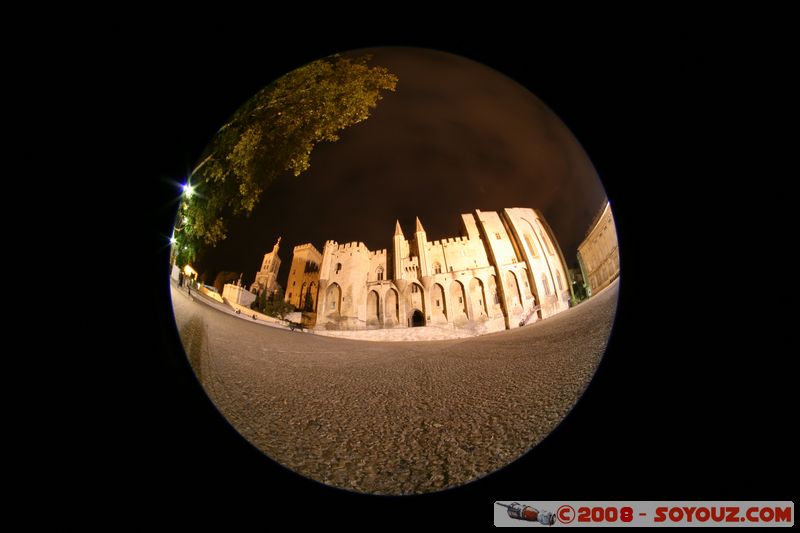 Avignon by Night - Palais des Papes
Mots-clés: Nuit Fish eye Eglise chateau patrimoine unesco