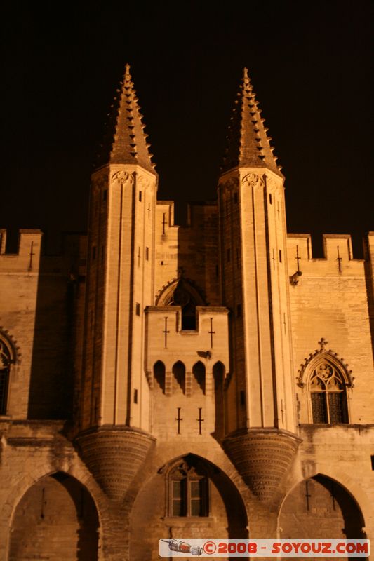 Avignon by Night - Palais des Papes
Mots-clés: Nuit Eglise chateau patrimoine unesco
