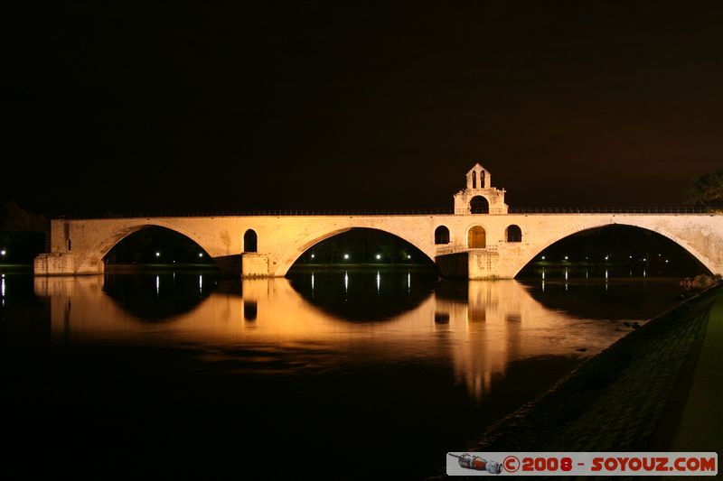 Avignon by Night -  Pont Saint-Benezet (pont d'Avignon)
Mots-clés: Nuit Pont Ruines patrimoine unesco