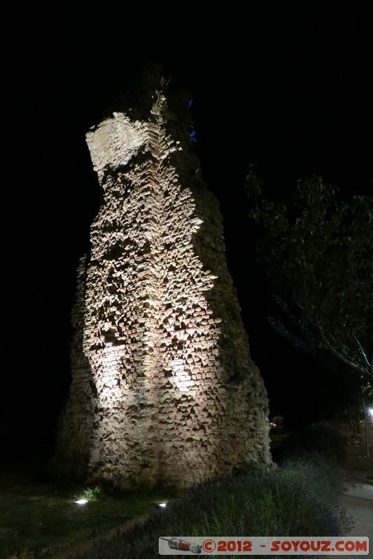 Frejus By night - Aqueduc romain
Mots-clés: FRA France FrÃ©jus geo:lat=43.43757362 geo:lon=6.74129784 geotagged Provence-Alpes-CÃ´te d&#039;Azur Ruines Nuit