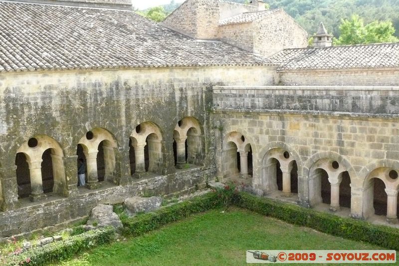 Abbaye du Thoronet - Le Cloitre
Mots-clés: Abbaye