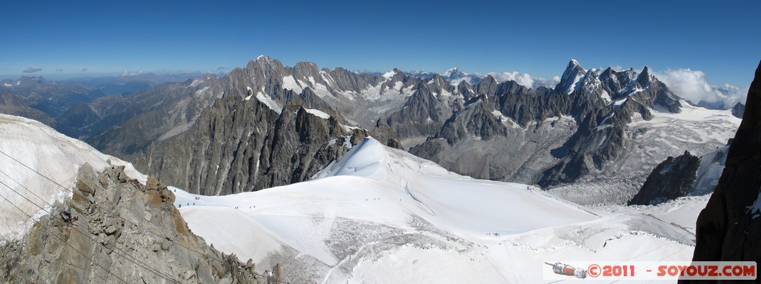 Téléphérique  de l'aiguille du Midi - panorama
Mots-clés: Chamonix-Mont-Blanc FRA France geo:lat=45.87833495 geo:lon=6.88782692 geotagged Les Bossons RhÃ´ne-Alpes Neige Montagne panorama