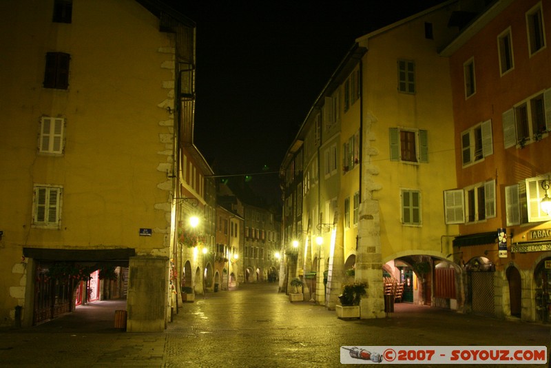 Annecy By Night - rue Sainte-Claire
Mots-clés: Nuit