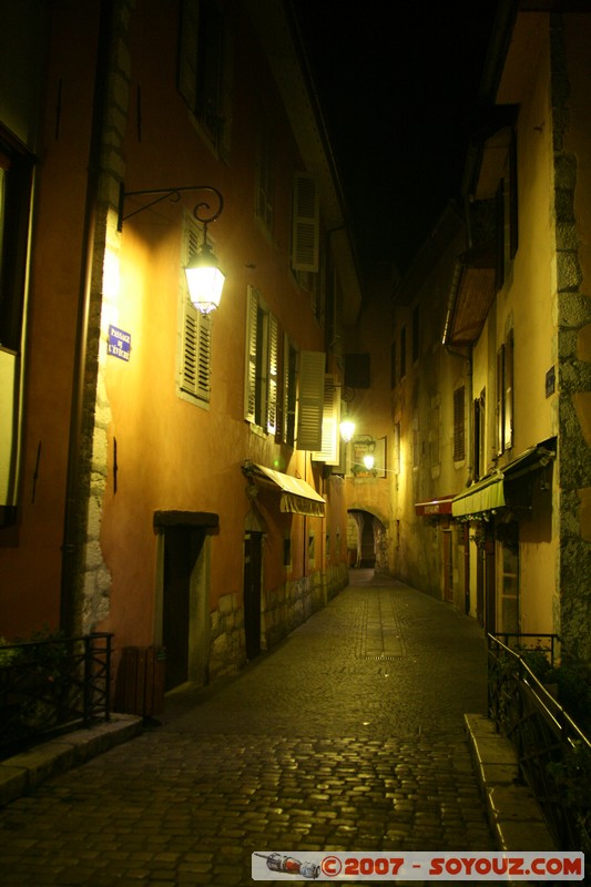 Annecy By Night - passage de l'eveche
Mots-clés: Nuit