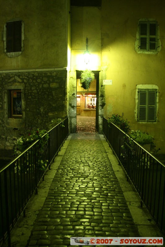 Annecy By Night - Passage de l'Isle
Mots-clés: Nuit