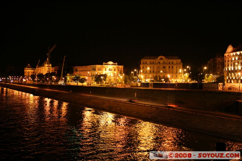 Budapest by night - Danube river
Mots-clés: Nuit Danube Riviere