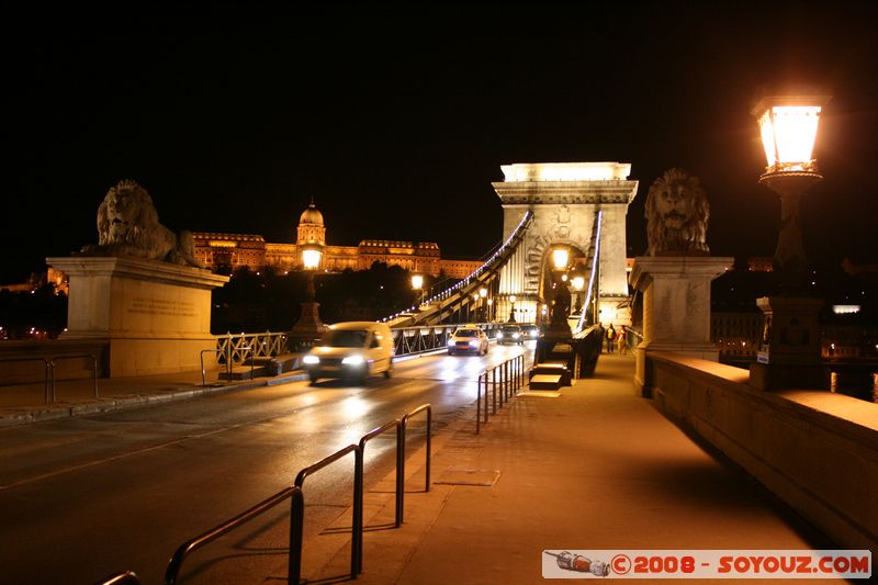 Budapest by night - Szechenyi Lanchid and Budavari Palota
Mots-clés: Nuit