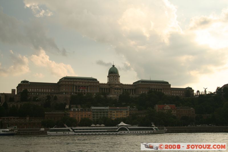 Budapest - Budavari Palota
Mots-clés: sunset chateau Riviere Danube