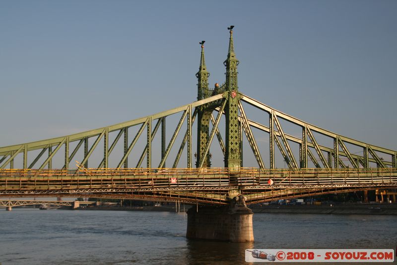 Budapest - Szabadsag-hid
Mots-clés: sunset Riviere Danube