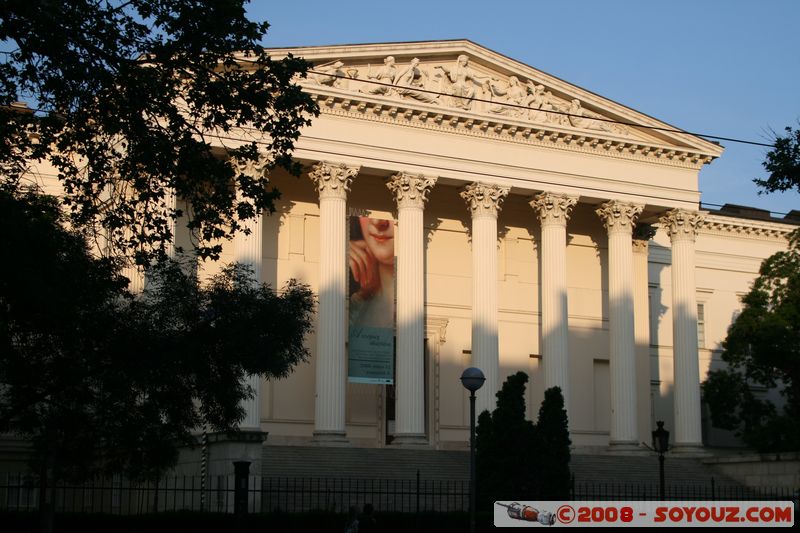 Budapest - Nemzeti Muzeum
Mots-clés: sunset