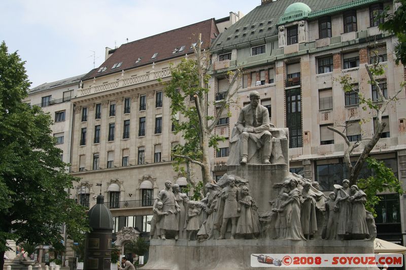 Budapest - Vorosmarty ter
Mots-clés: Fontaine