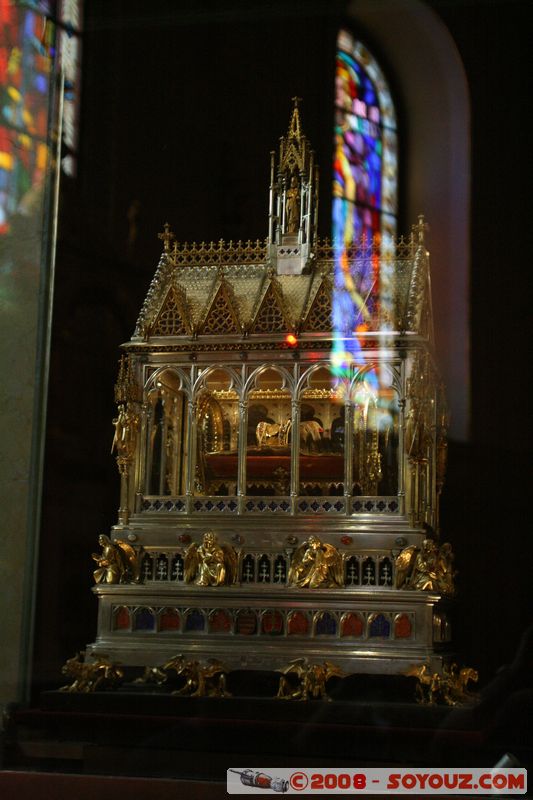 Budapest - Szent Istvan bazilika - Right hand of St Stephan
Mots-clés: Eglise Relique