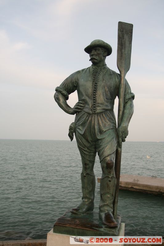 Balatonfured - Tagore setany statue
Mots-clés: statue Lac