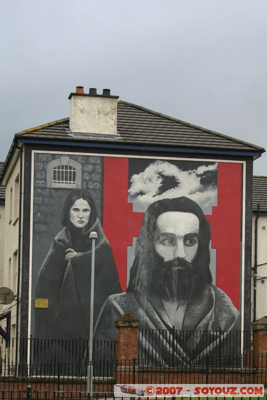 Hunger Strike (Raymond Mc Cartney Mural)
The Bogside Artists - The People's Gallery
Mots-clés: fresques politiques The Bogside Artists